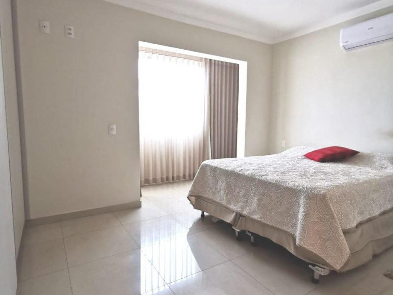 imóvel com 205m² - Daniel Fonseca - Uberlândia