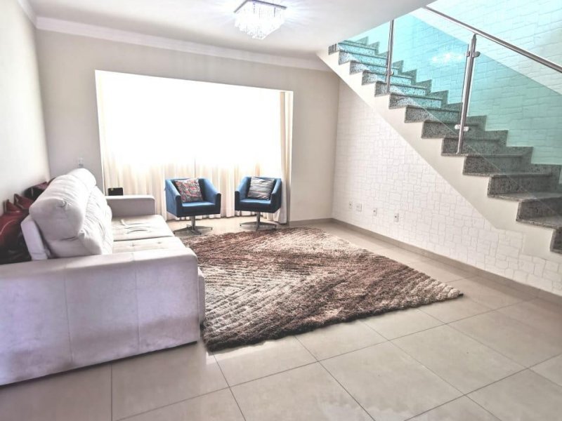 imóvel com 205m² - Daniel Fonseca - Uberlândia