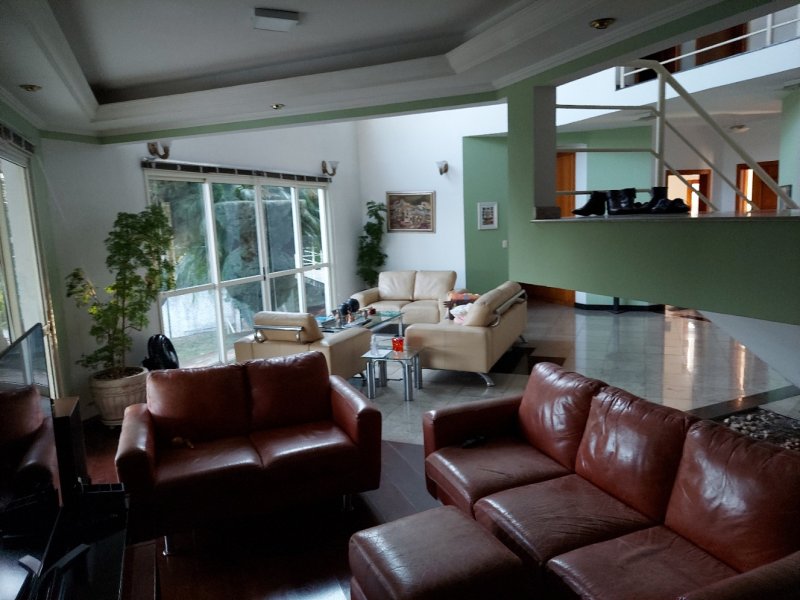 Casa de condomínio à venda Granja Viana com 481m² e 4 quartos por R$ 3.500.000 - 1044554547-1salaleste2.jpg