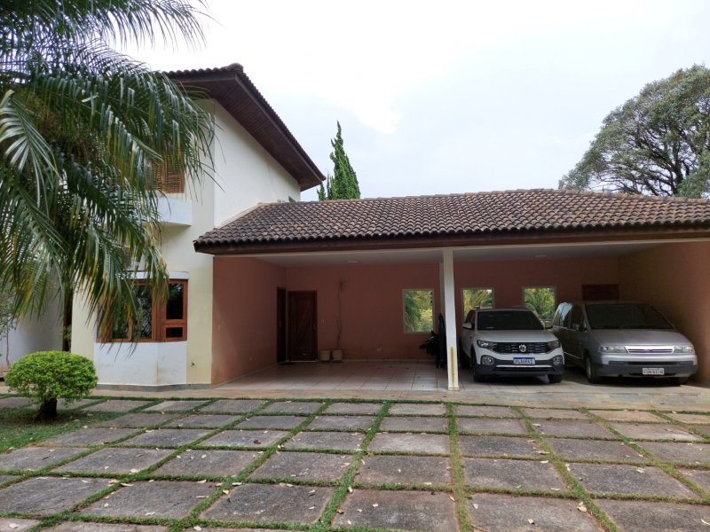 Casa de condomínio à venda Granja Viana com 481m² e 4 quartos por R$ 3.500.000 - 1831244668-0garage2.jpg