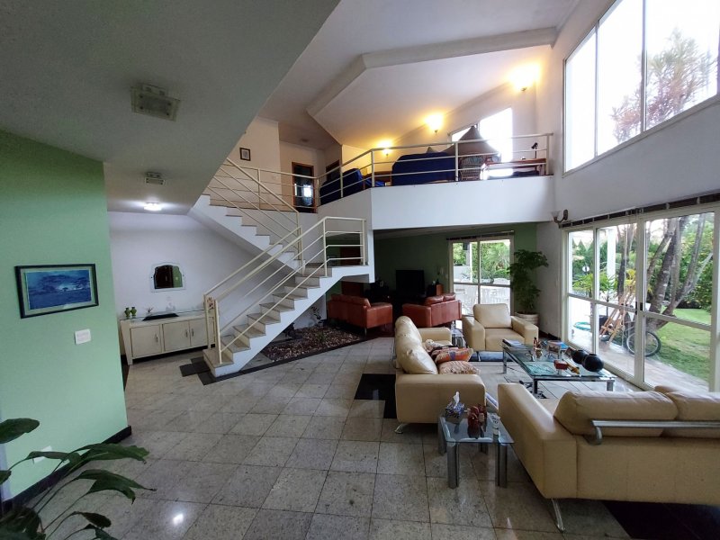 Casa de condomínio à venda Granja Viana com 481m² e 4 quartos por R$ 3.500.000 - 2052007391-1salaleste3.jpg