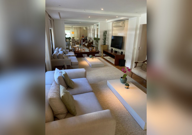 imóvel com 213m²