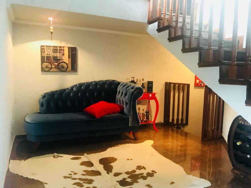 Casa à venda Centro com 300m² e 4 quartos por R$ 700.000 - 1232273380-24fe3e79-ebd0-4e5b-92f9-12ac4b221f2a.jpg