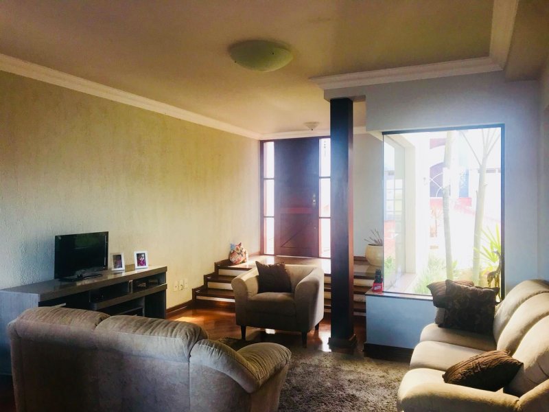 Casa à venda Centro com 300m² e 4 quartos por R$ 700.000 - 835847748-a446e6f2-2761-4183-9243-92c21ae81b98.jpg