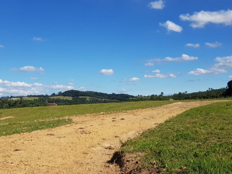 Terreno à venda Bairro Retiro com 1000m² e 1 quarto por R$ 30.000 - 484582690-13ba2831-a937-4d54-804d-995d81f215a4.jpg