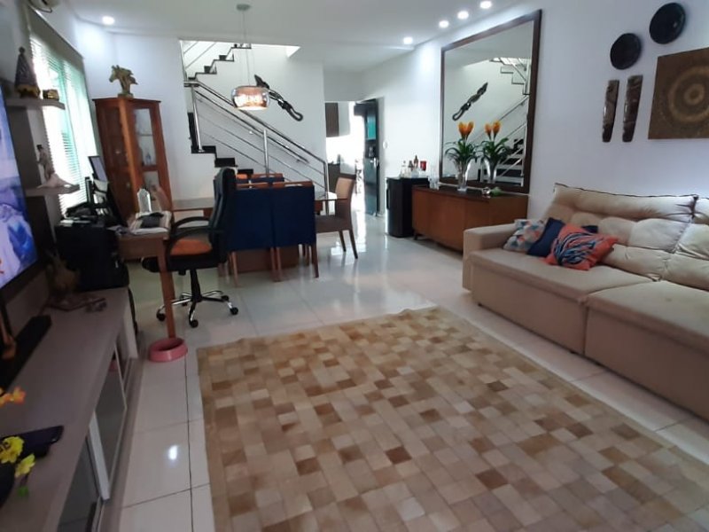 Casa à venda Canto do Forte com 215m² e 4 quartos por R$ 1.100.000 - 2107615800-img-20210616-wa0017.jpg