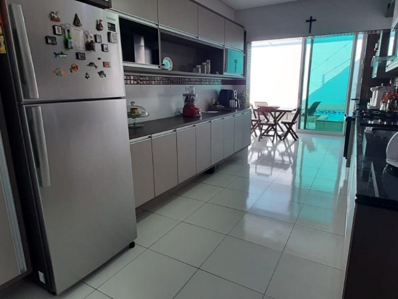 Casa à venda Canto do Forte com 215m² e 4 quartos por R$ 1.100.000 - 268019469-img-20210616-wa0097.jpg