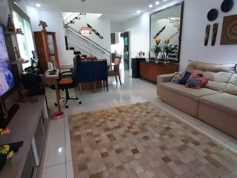 Casa à venda Canto do Forte com 215m² e 4 quartos por R$ 1.100.000 - 785499144-img-20210616-wa0103.jpg