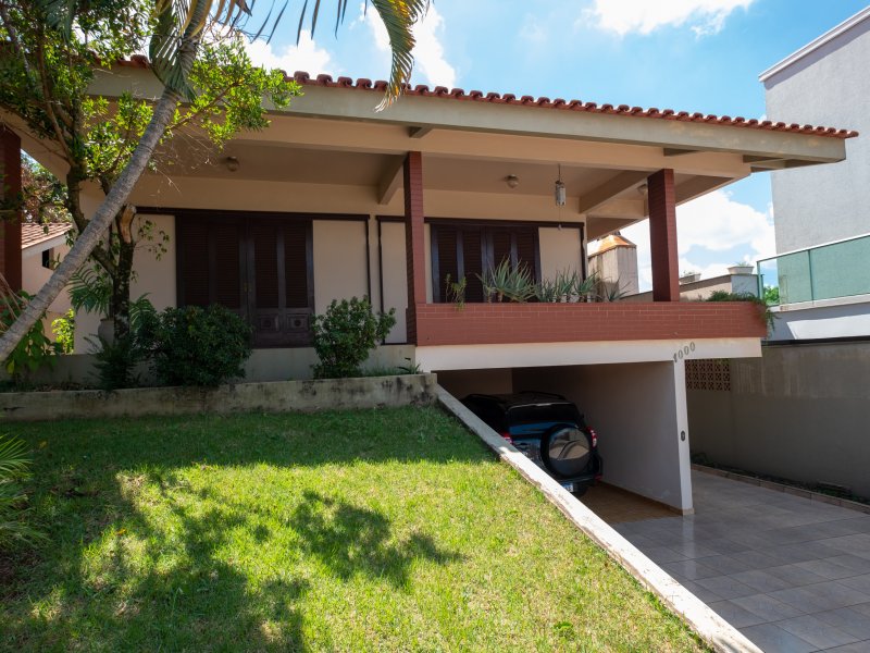 Casa à venda Centro com 300m² e 4 quartos por R$ 870.000 - 1160564046-dscf2140.JPG