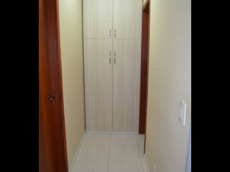 Casa à venda Rubem Berta com 150m² e 3 quartos por R$ 427.000 - 418829082-corredor.jpg