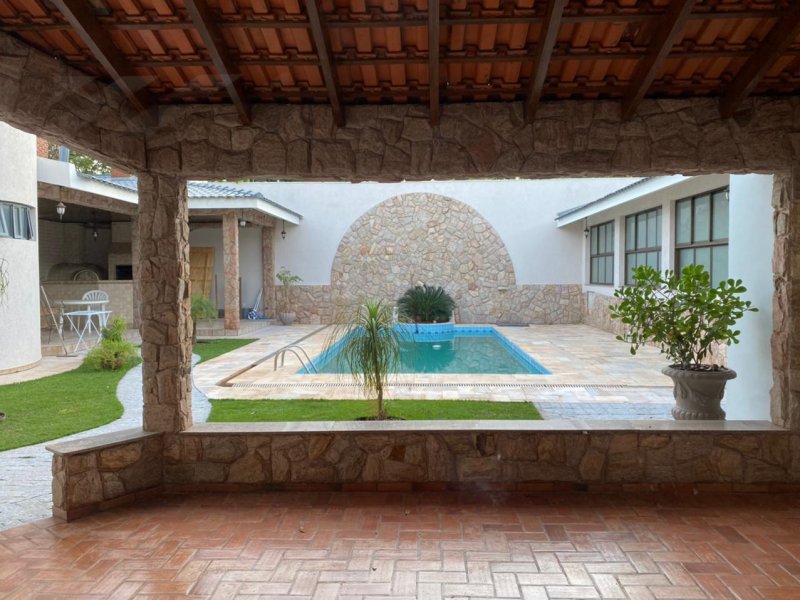 Casa à venda Zona 05 com 659m² e 4 quartos por R$ 2.500.000 - 1074950459-foto-de-maristela-knaut98.jpg