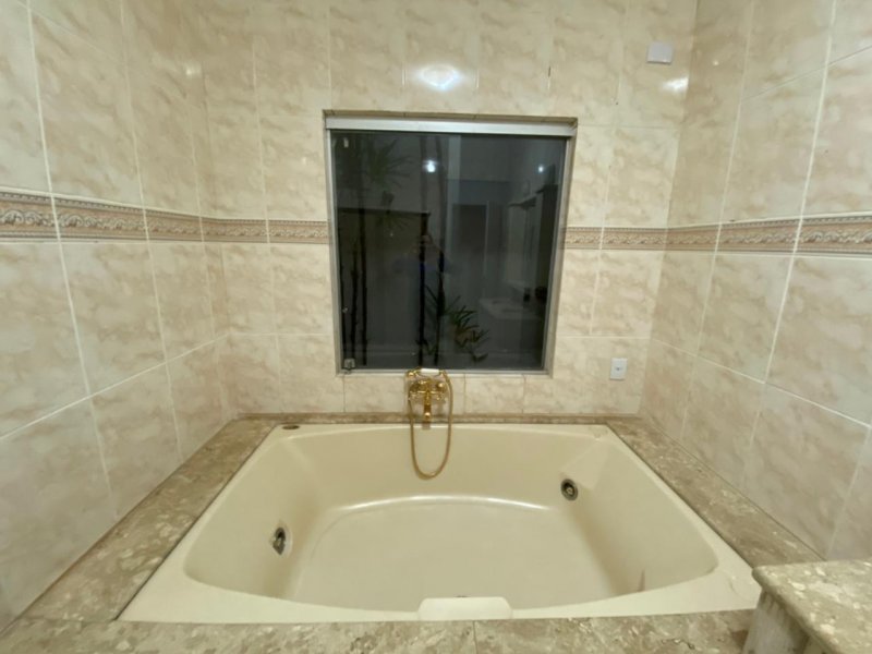 Casa à venda Zona 05 com 659m² e 4 quartos por R$ 2.500.000 - 1952235555-foto-de-maristela-knaut69.jpg