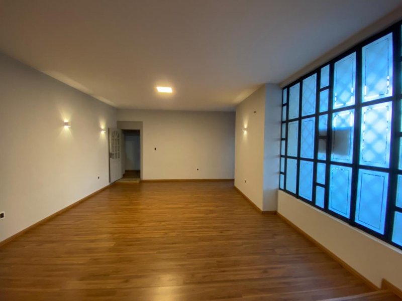 Casa à venda Zona 05 com 659m² e 4 quartos por R$ 2.500.000 - 641932193-foto-de-maristela-knaut54.jpg