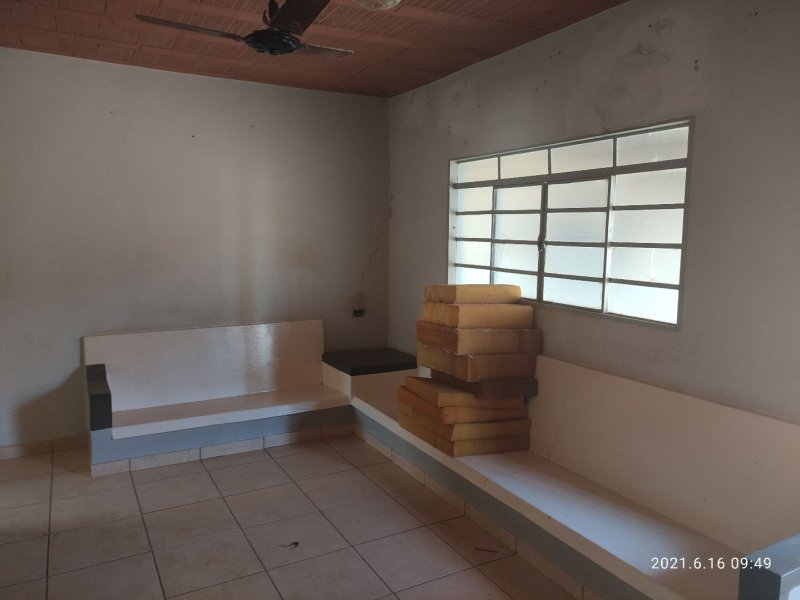 Casa à venda Bairro São José com 200m² e 4 quartos por R$ 200.000 - 1809502739-564a8790-ab64-4794-8f32-87625c363ab3.jpg
