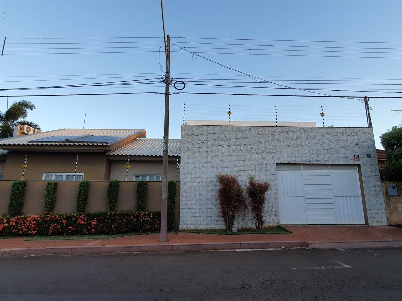 imóvel com 267m² - Centro - Sertanopolis