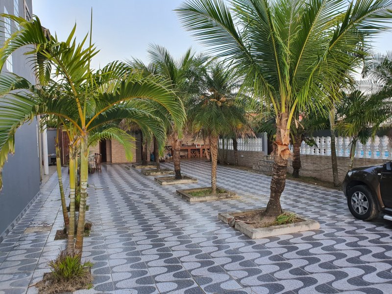 Casa à venda Balneário Atlântico com 430m² e 7 quartos por R$ 2.500.000 - 1043523101-quintal1.jpg