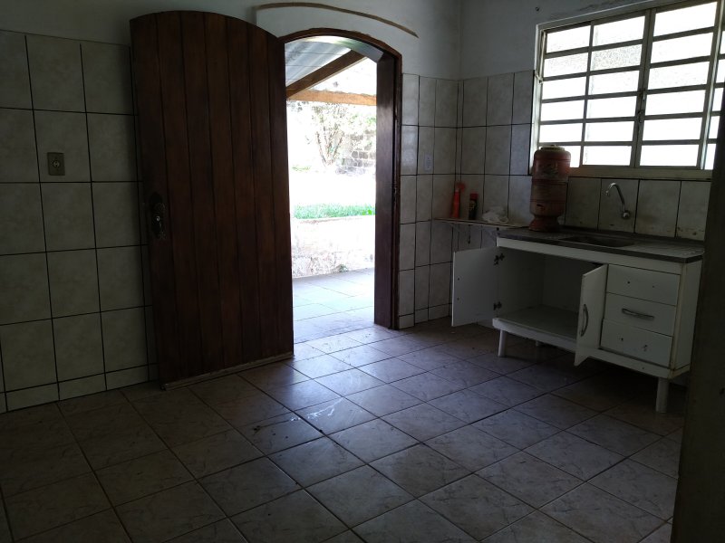 Casa à venda Vila Favorino com 250m² e 2 quartos por R$ 140.000 - 641038577-img-20200709-153324.jpg