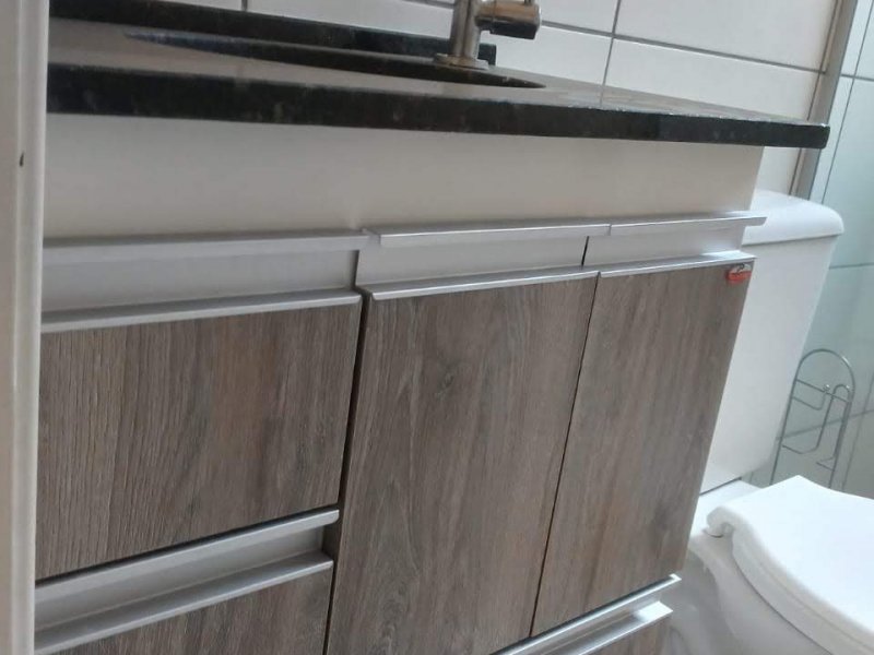 Apartamento à venda Vila Xavier com 52m² e 2 quartos por R$ 140.000 - 2084077684-ap-araraquara-banheiro2.jpg