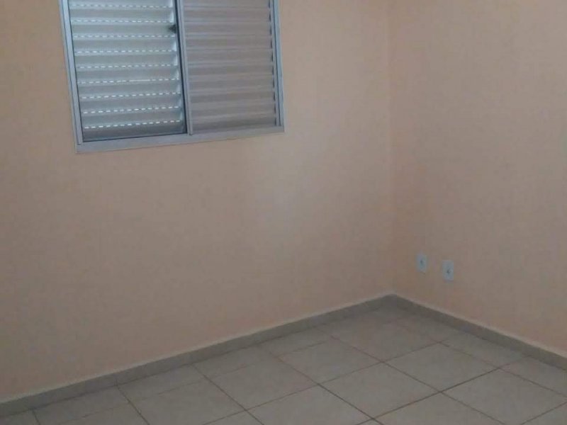 Apartamento à venda Vila Xavier com 52m² e 2 quartos por R$ 140.000 - 579089754-ap-araraquara-quarto.jpg