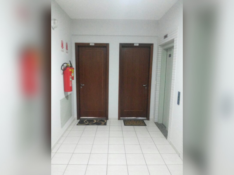Apartamento à venda Jardim das Américas com 104m² e 3 quartos por R$ 350.000 - 5-porta-entrada.jpg