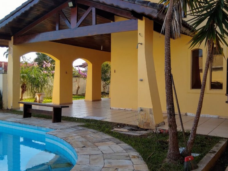 Casa à venda Centro com 198m² e 5 quartos por R$ 820.000 - 355156488-inbound581025279056097772.jpg