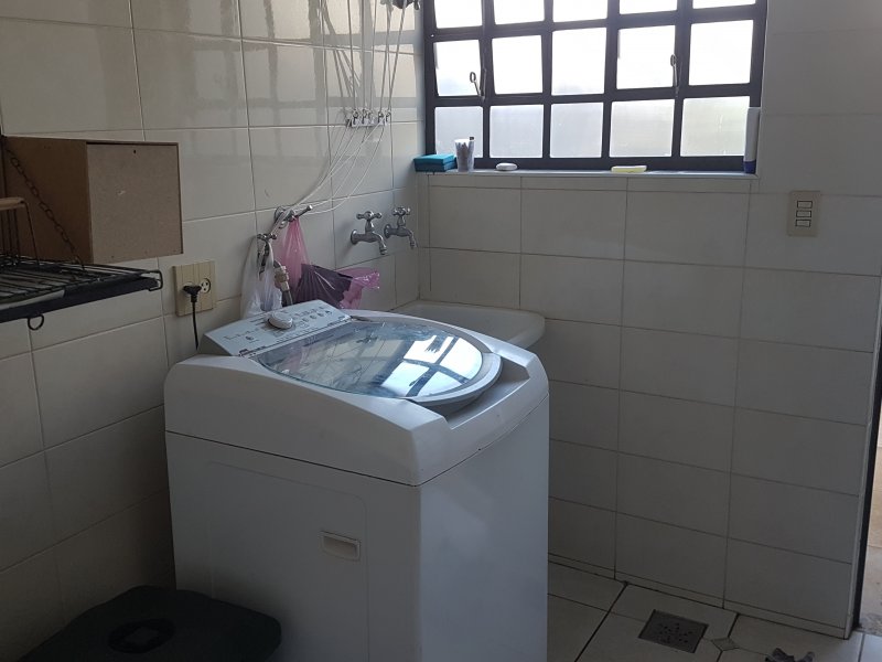 Casa à venda Jardim Paulista I com 297m² e 3 quartos por R$ 980.000 - 1153077454-32-lavanderia.jpg