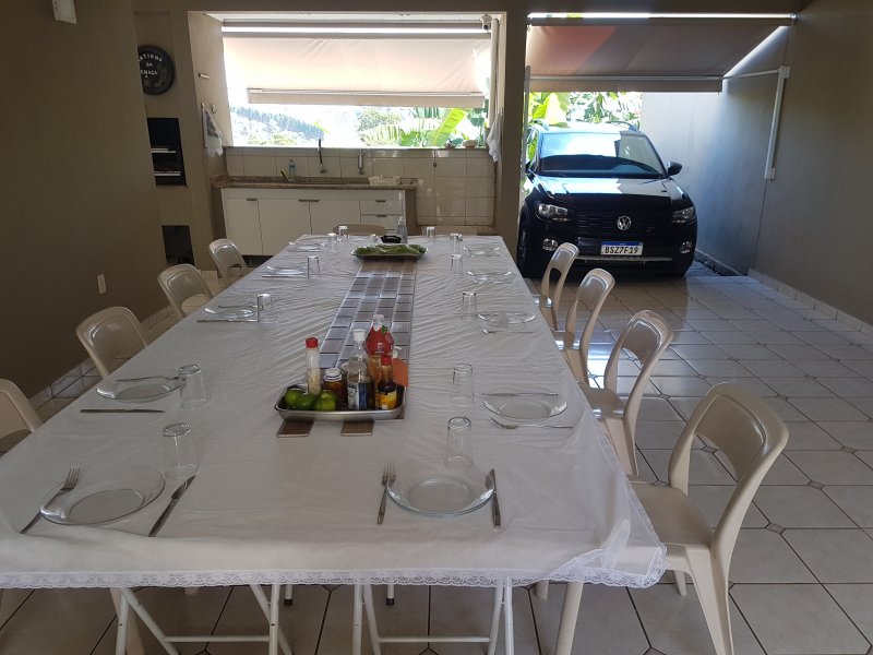 Casa à venda Jardim Paulista I com 297m² e 3 quartos por R$ 980.000 - 2129785010-7-garagem-arrumada-para-festa.jpg