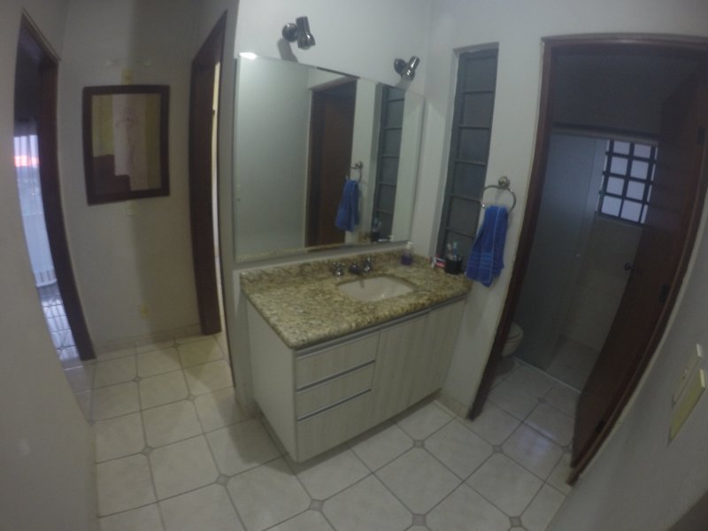 Casa à venda Jardim Paulista I com 297m² e 3 quartos por R$ 980.000 - 321036411-37-banho-quartos.JPG