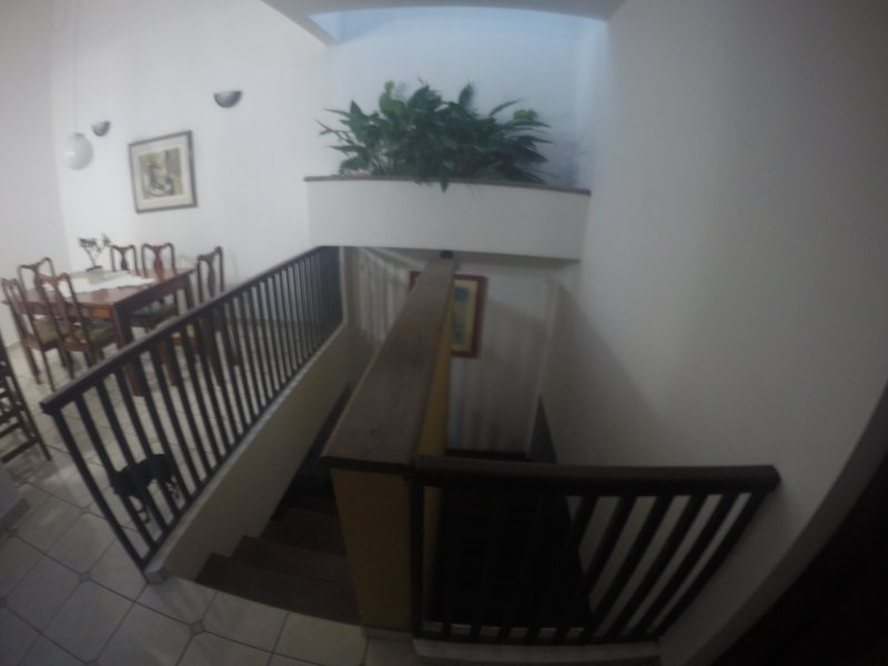 Casa à venda Jardim Paulista I com 297m² e 3 quartos por R$ 980.000 - 698882032-24-sala-de-jantar-escada.JPG
