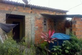 Casa à venda Centro com 120m² - 4 dormitórios -  vagas - R$ 80.000 - 1759604249-a1d5d284-71d2-45cb-b07e-b63389c38d00.jpg