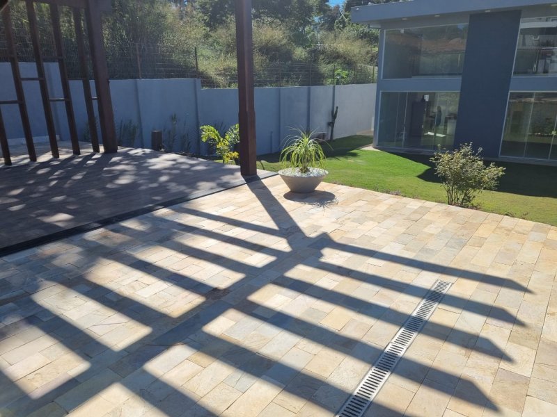 Casa de condomínio à venda Centro com 1075m² e 5 quartos por R$ 1.499.000 - 946671077-c0c4537b-68c7-48d8-8a04-748f7beb0a57.jpeg