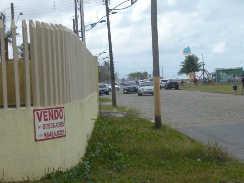 imóvel com 310m² - Centro - Peruíbe