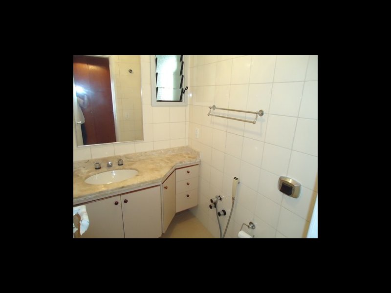 Apartamento à venda Jardim das Acácias com 97m² e 3 quartos por R$ 830.000 - 1984523024-banheiro-suite.JPG