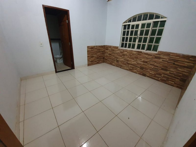 Casa à venda Centro com 157m² e 2 quartos por R$ 180.000 - 997660534-62a3615a-0169-4113-8b32-d3a19e870816.jpeg