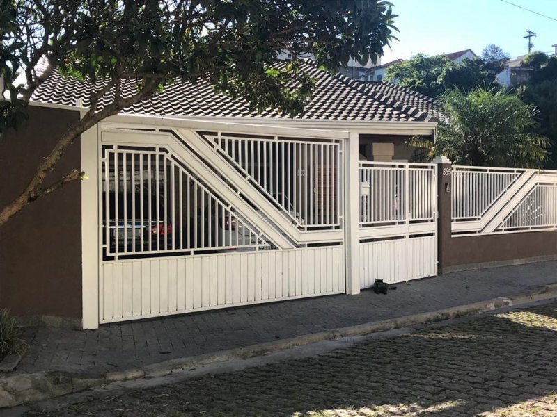 Casa à venda Vila Junqueira com 335m² e 4 quartos por R$ 850.000 - 1540154699-78e7f7ec-fe2b-4ecc-bffe-2ef5ed45d823.jpg