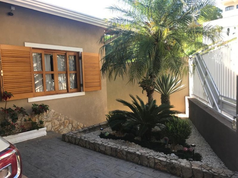 Casa à venda Vila Junqueira com 335m² e 4 quartos por R$ 850.000 - 1561858887-17e4eece-9595-4552-ac49-eb3ee38c37bf.jpg