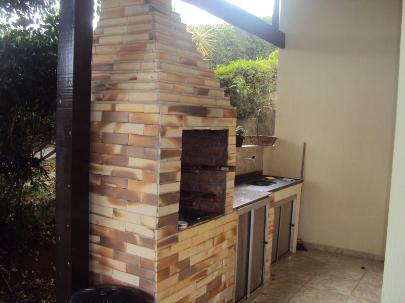imóvel com 1200m² - Centro - Simao Pereira