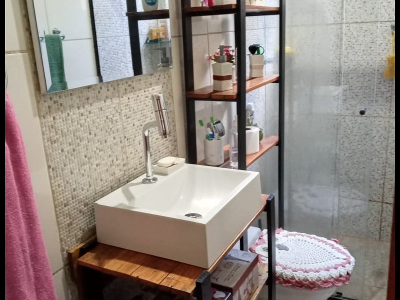 Casa à venda Jardim Cruzeiro com 250m² e 3 quartos por R$ 420.000 - 1560881241-banheiro-5.jpg