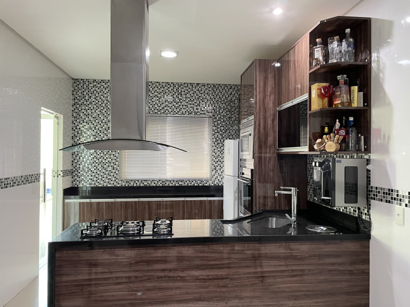 Casa à venda Centro com 250m² e 3 quartos por R$ 730.000 - 6.jpg