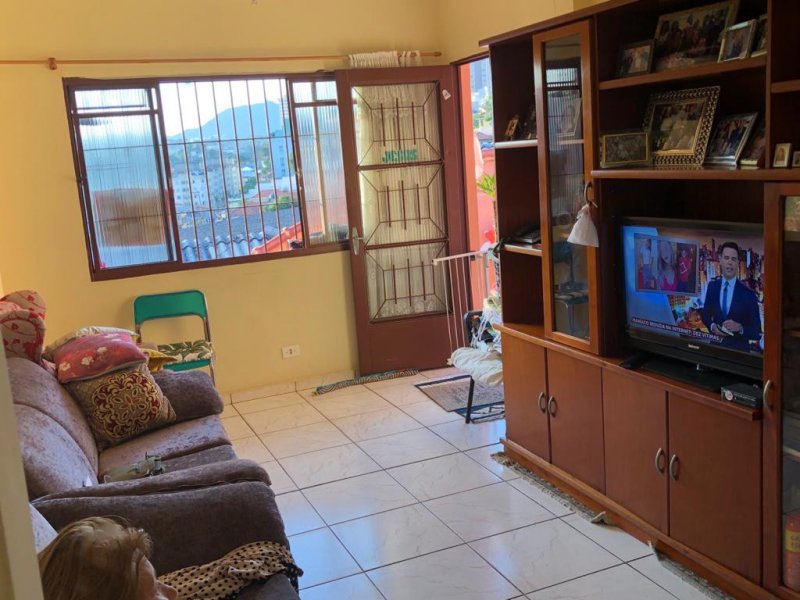 Casa à venda Vila Pereira Barreto com 270m² e 4 quartos por R$ 900.000 - 866254531-sala-vo.jpg