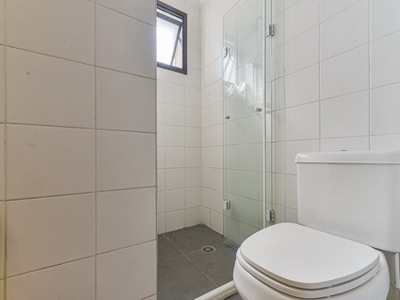 Apartamento à venda Vila Mariana com 81m² e 3 quartos por R$ 790.000 - 2026558239-banheiro-suite-1-1802.jpg