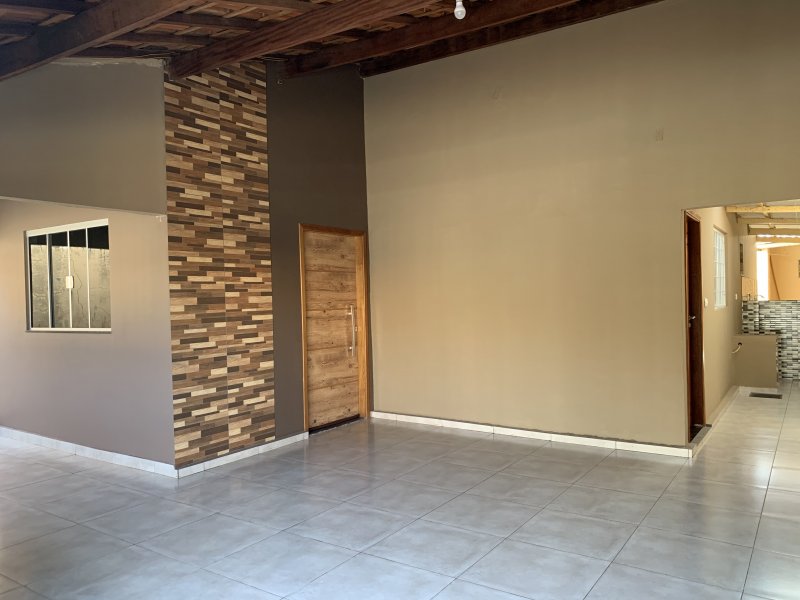 Casa à venda Centro com 160m² e 3 quartos por R$ 190.000 - 1475584496-a240ad6f-0da6-4a89-884f-cad6987c821f.jpeg