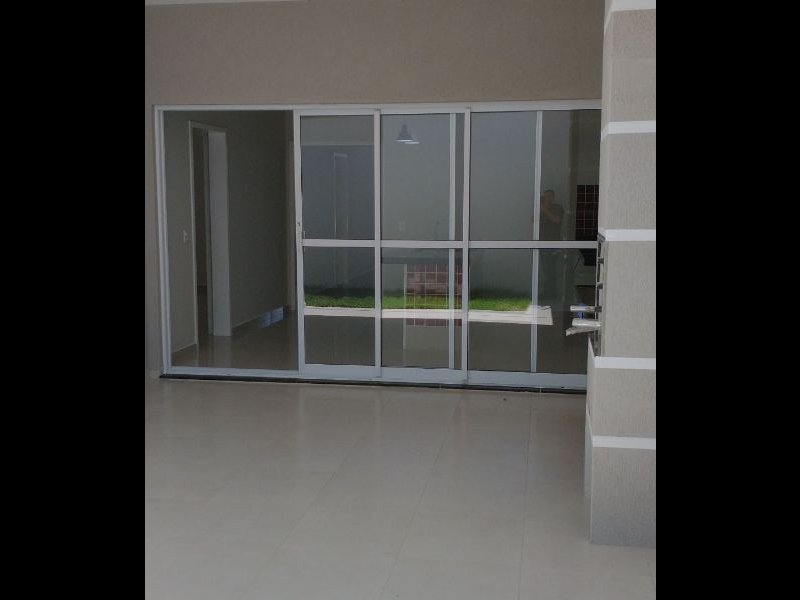 Casa à venda Jardim Oásis com 250m² e 3 quartos por R$ 695 - 225170116-bfaae045-d731-4757-865d-33c8590543c8.jpg