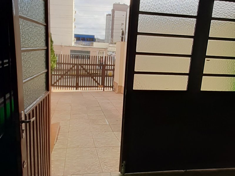 Casa à venda Vila Monte Carlo com 300m² e 2 quartos por R$ 600.000 - 1941114574-inbound8680325997106052920.jpg