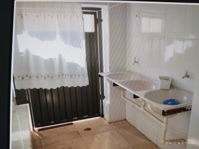 Casa à venda Centro com 220m² e 3 quartos por R$ 480.000 - 1527307489-16272648351193693828697421727467.jpg