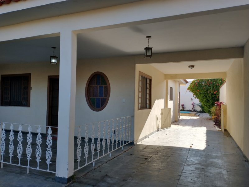 Casa à venda Guaratiba com 136m² e 4 quartos por R$ 590.000 - 1731905233-garagem-coberta.jpeg
