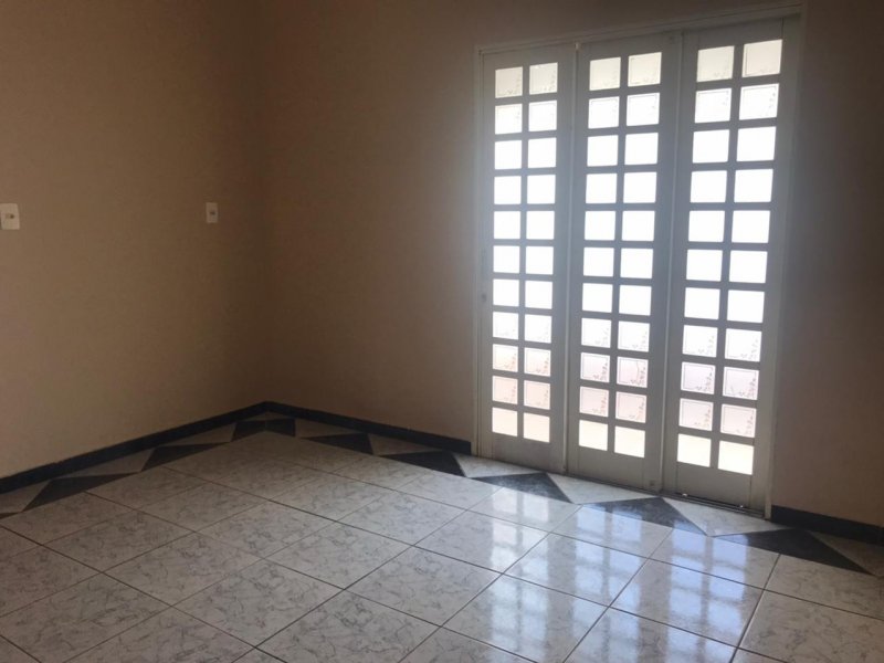 Casa à venda Parque Santa Cândida com 216m² e 2 quartos por R$ 270.000 - 219123855-whatsapp-image-2021-07-27-at-12.jpeg