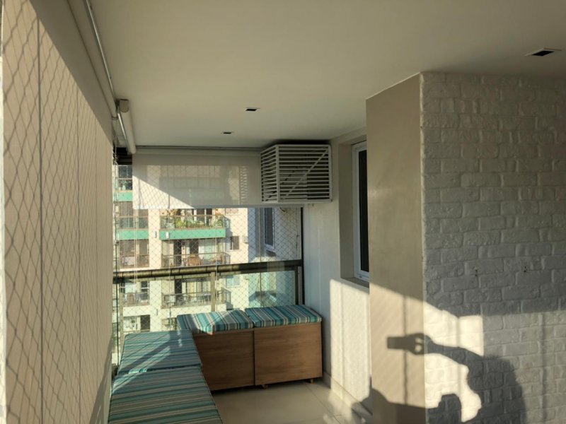 Apartamento à venda Barra da Tijuca com 110m² e 3 quartos por R$ 985.000 - 1437972711-varanda-fechada.jpeg