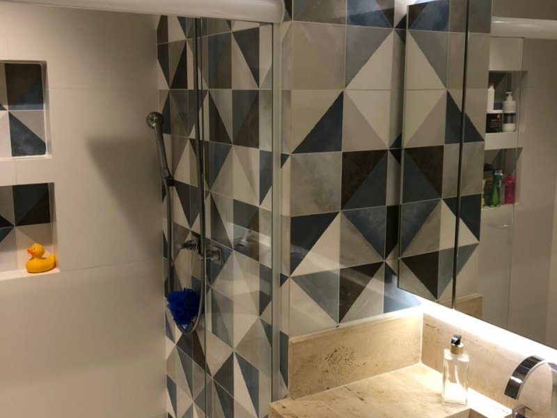 Apartamento à venda Barra da Tijuca com 110m² e 3 quartos por R$ 985.000 - 611112961-banheiro-hospede.jpeg