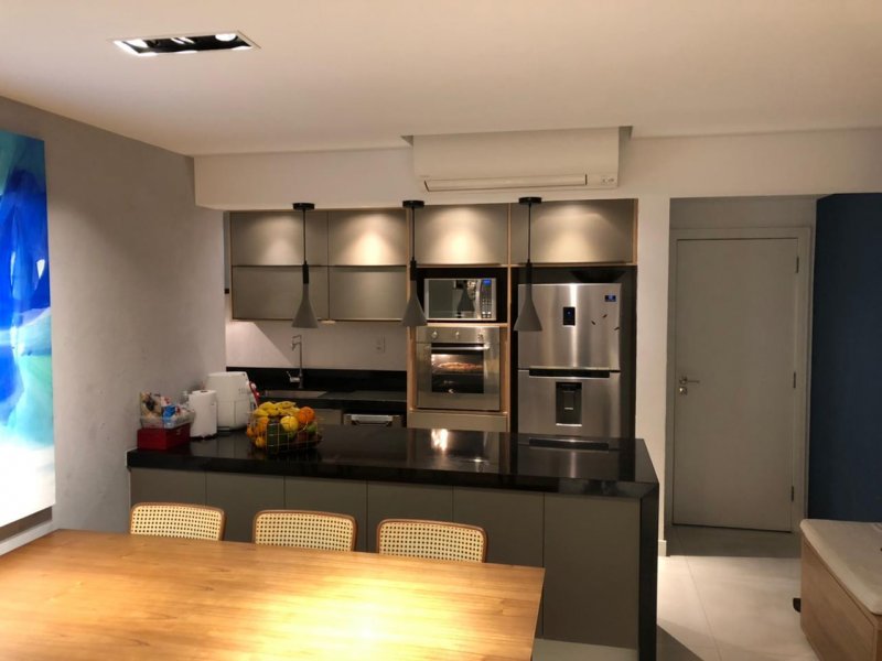 Apartamento à venda Barra da Tijuca com 110m² e 3 quartos por R$ 985.000 - 70613429-cozinha-americana.jpeg